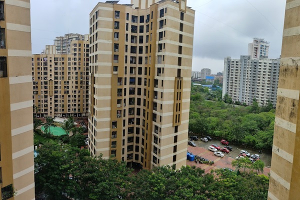 Selling Paradise Under Construction